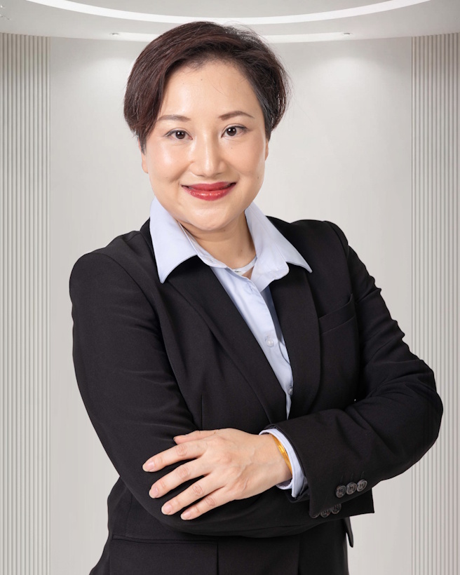 Dr Esther Loo